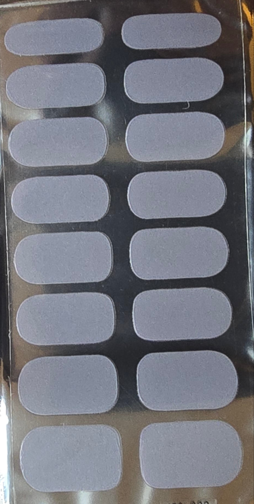 Smoky Elegance: Ash-Colored Nails for a Subtle Look