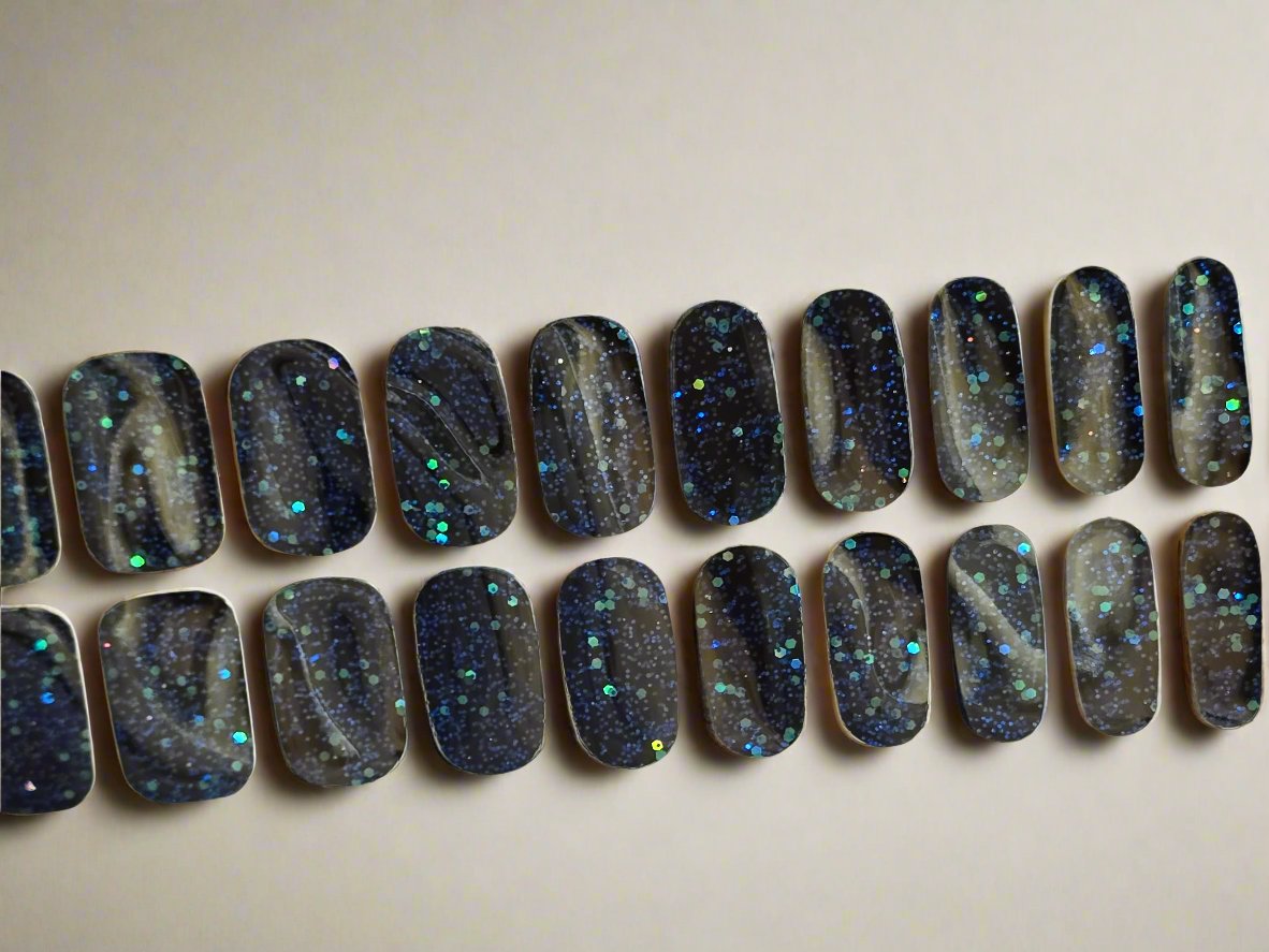  Shiny Dark Blue Nail Stickers for a Glamorous Look www.swpeongel.com