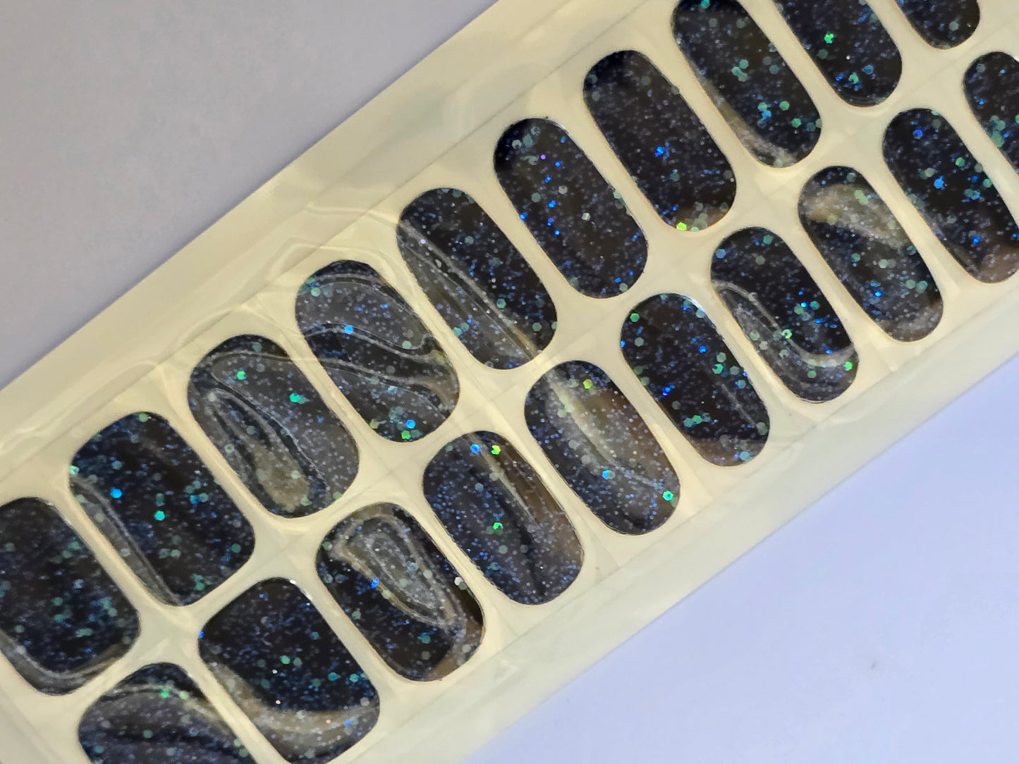  Shiny Dark Blue Nail Stickers for a Glamorous Look www.swpeongel.com