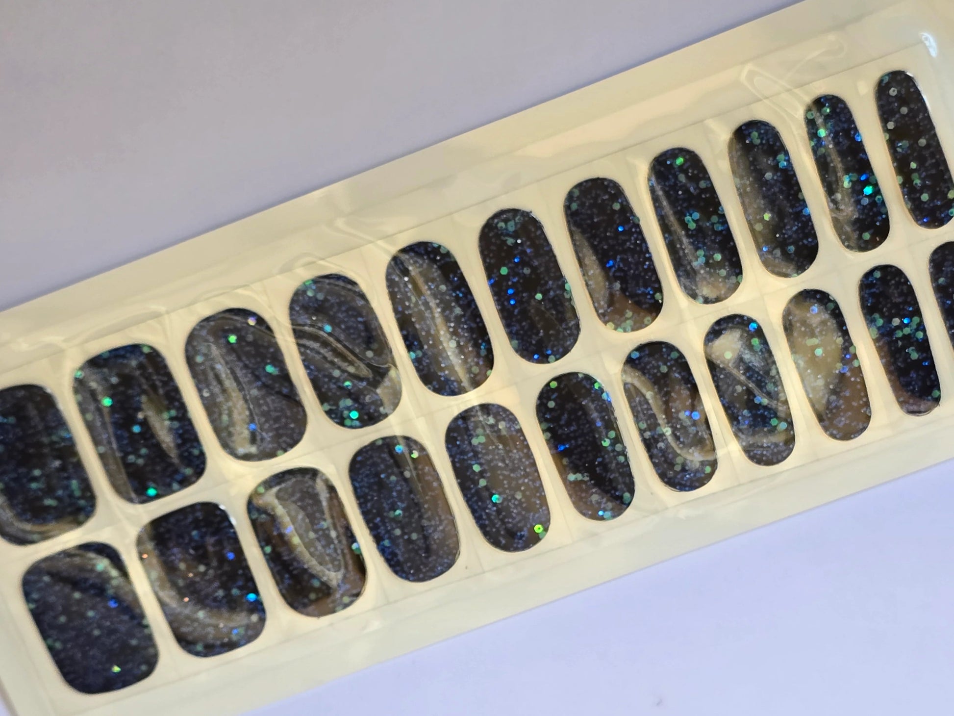  Shiny Dark Blue Nail Stickers for a Glamorous Look www.swpeongel.com